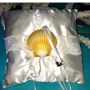 NWT! Beach Wedding White Satin Seashell Ring Bearer Pillow